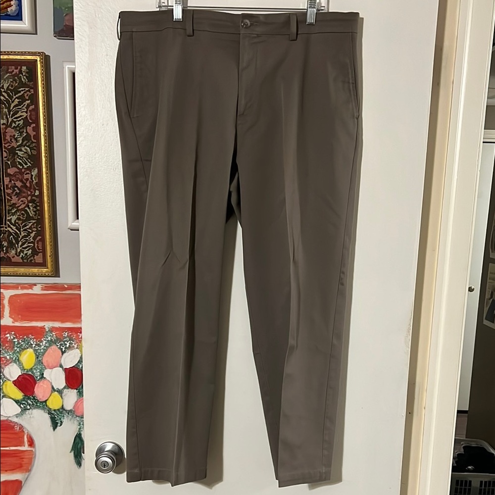 Croft & Barrow men’s light Brown Pants